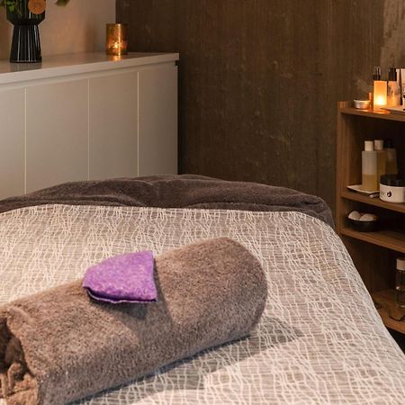 Peppers Silo Hotel Launceston Exterior photo Massage table