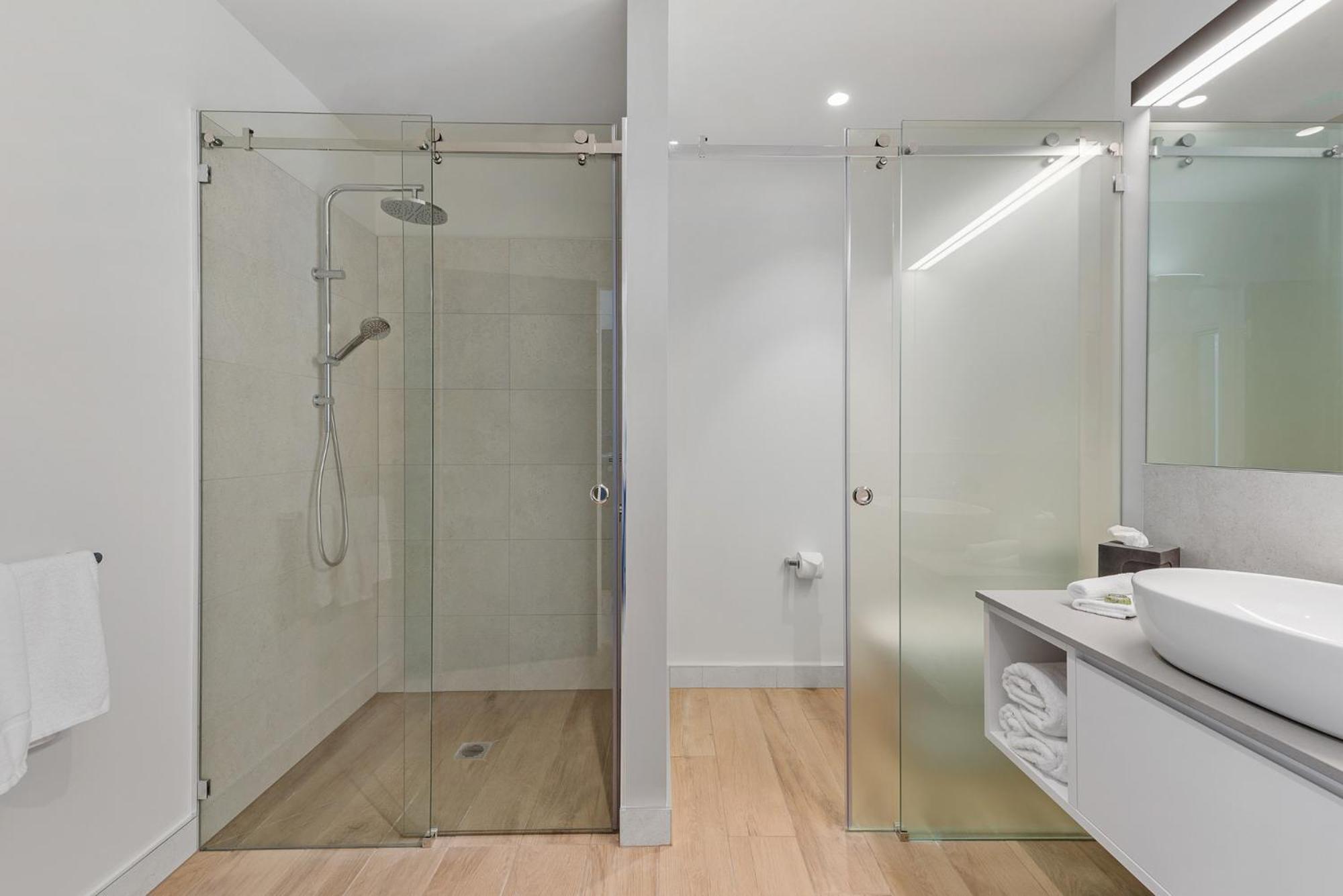 Peppers Silo Hotel Launceston Exterior photo A shower enclosure