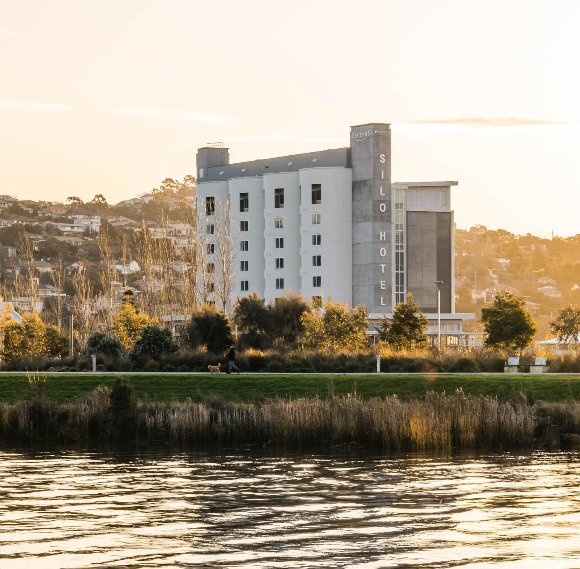 Peppers Silo Hotel Launceston Exterior photo The Silo Hotel
