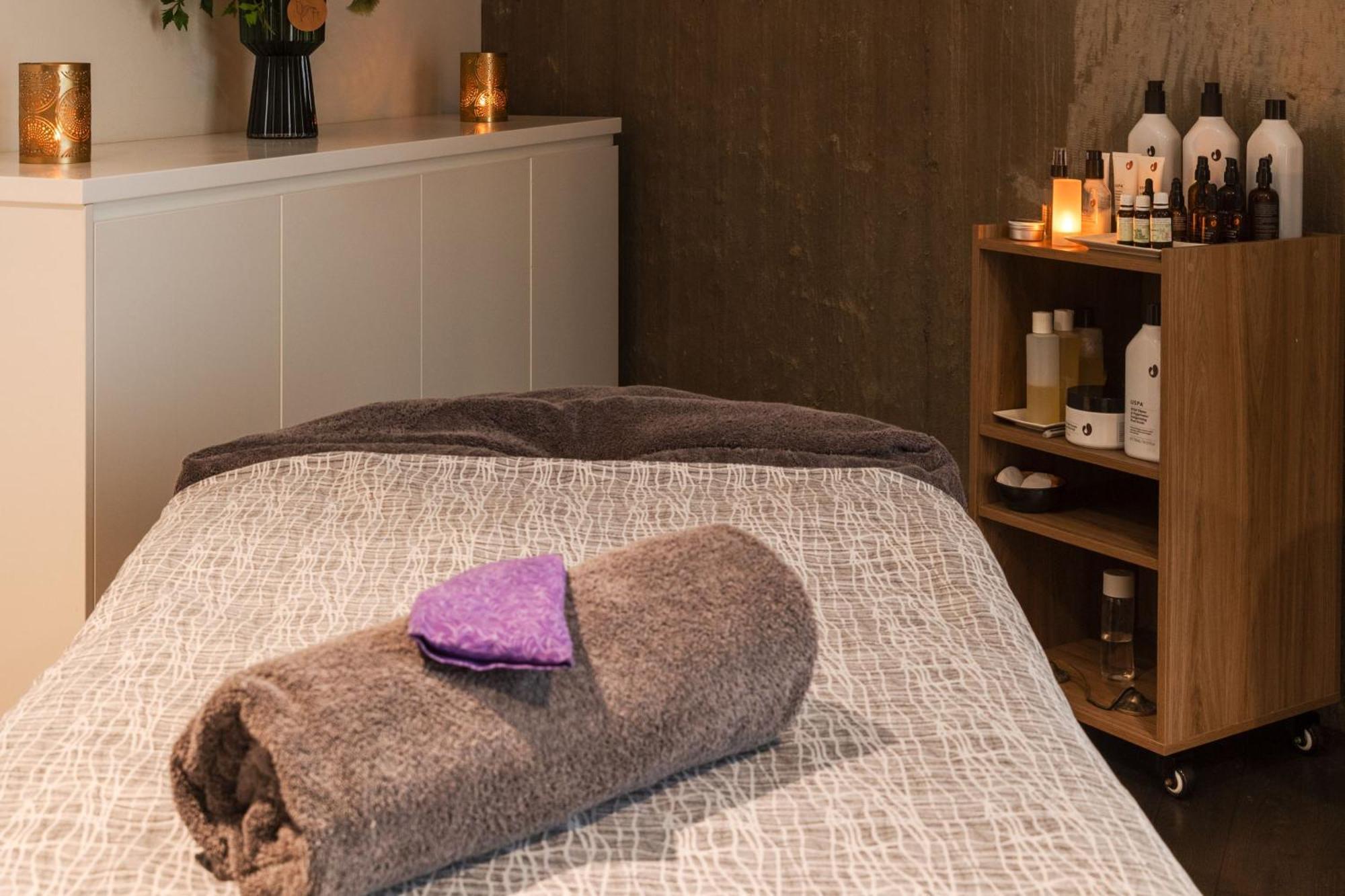 Peppers Silo Hotel Launceston Exterior photo Massage table