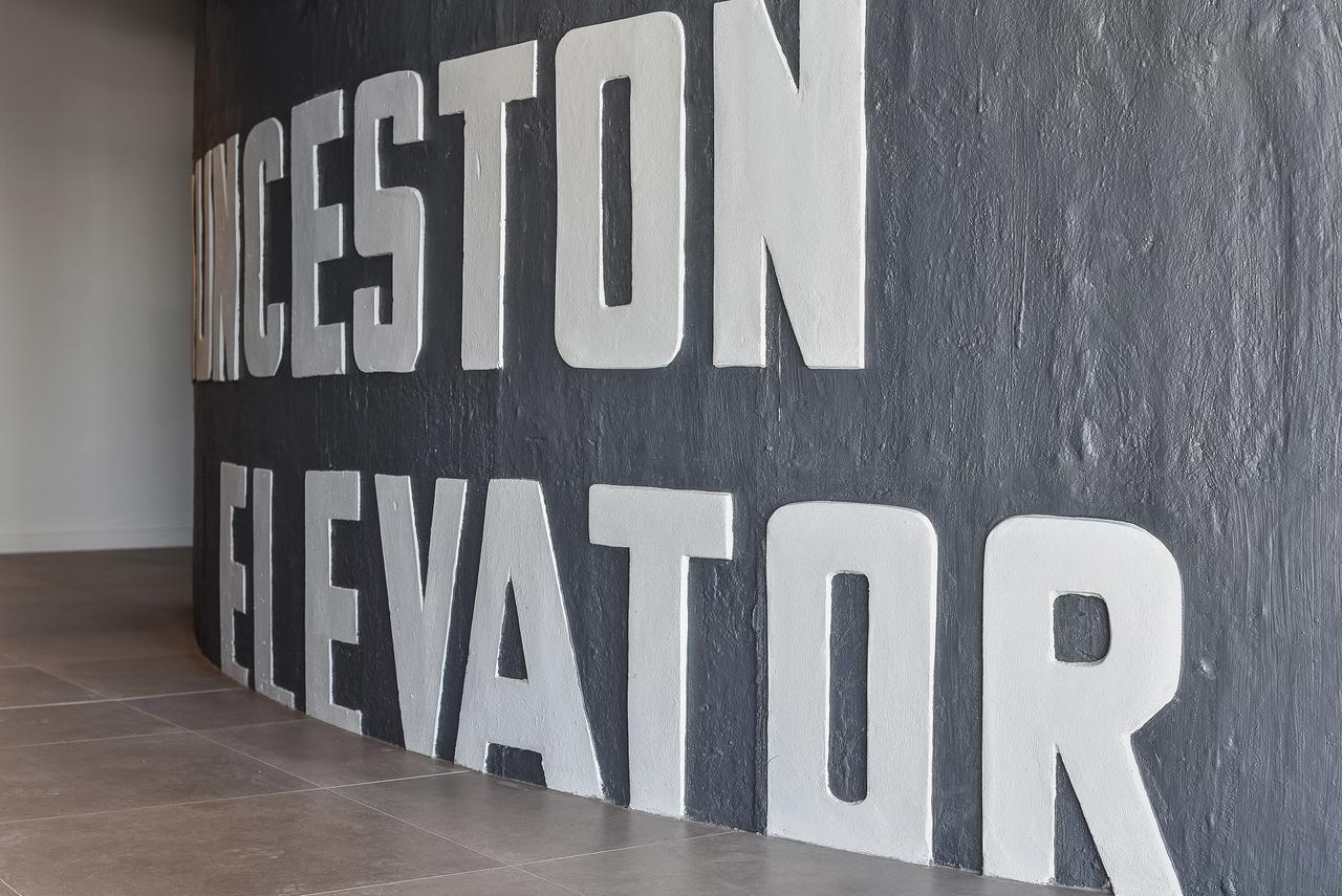 Peppers Silo Hotel Launceston Exterior photo Entrance to the elevator