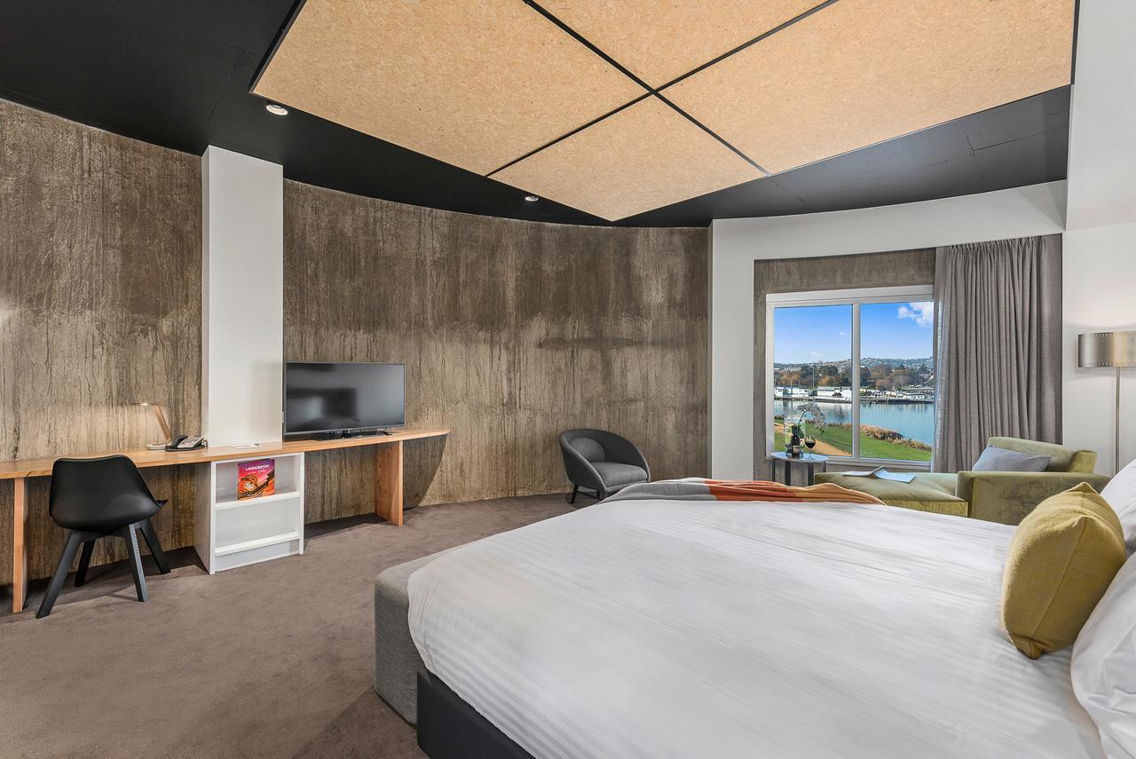 Peppers Silo Hotel Launceston Exterior photo A room at the hotel
