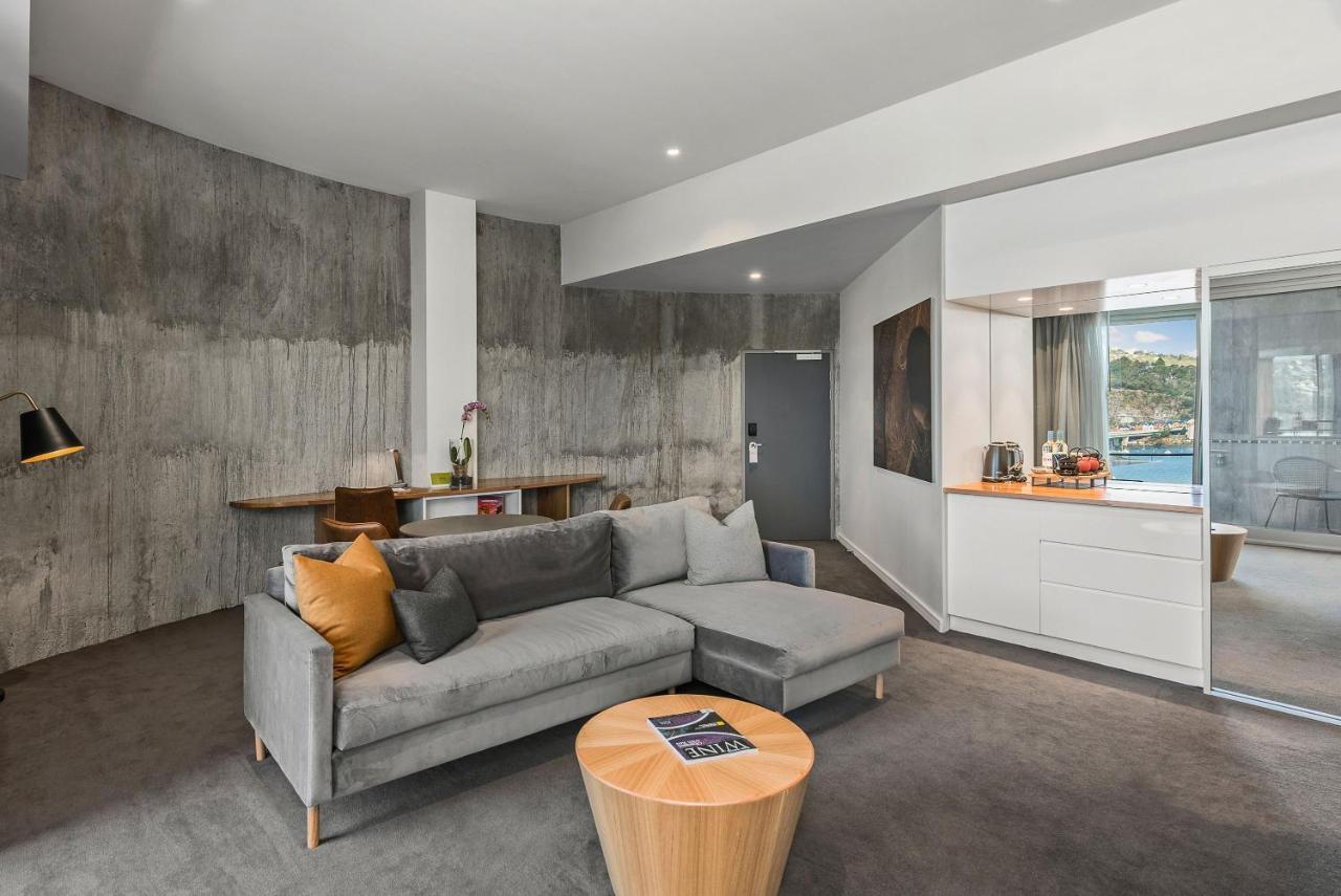 Peppers Silo Hotel Launceston Exterior photo A living room at the hotel